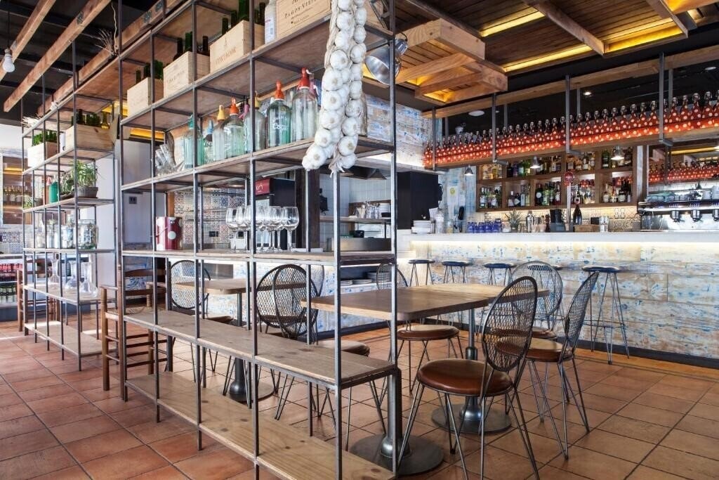 Фотографія URH Sitges Playa 4*