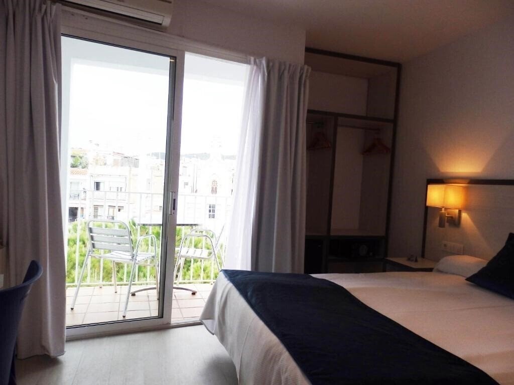 Апартаменты Parrots Sitges 3*