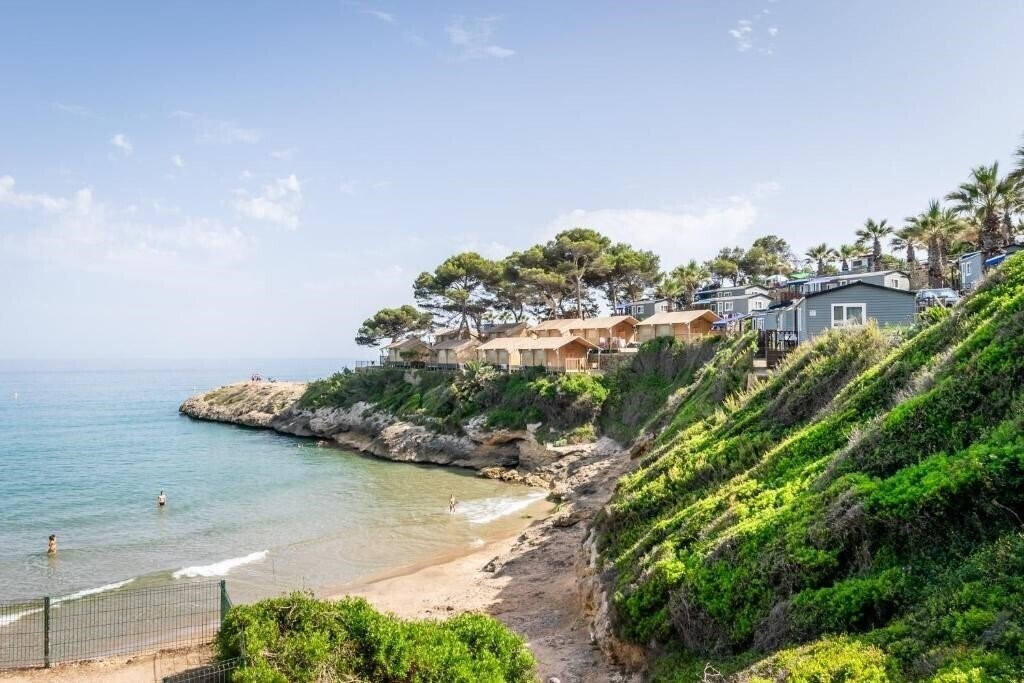 Отель Camping Torre De La Mora 3*