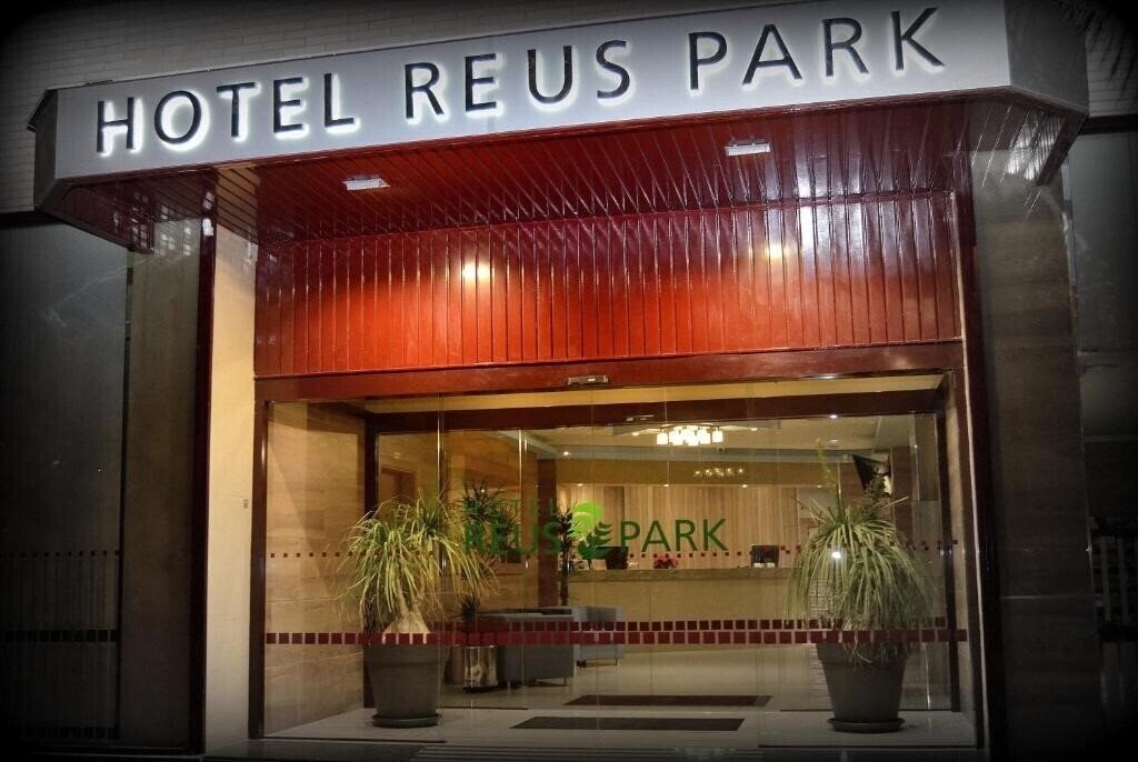 Панорама Hotel Reus Park 3*