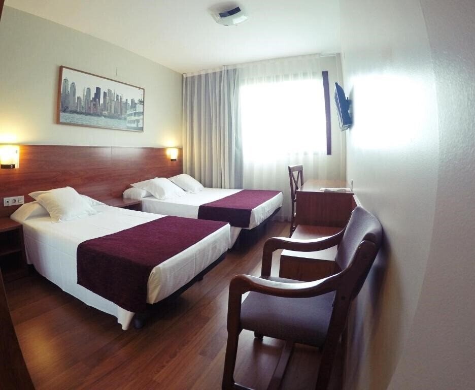 Территория Hotel Reus Park 3*