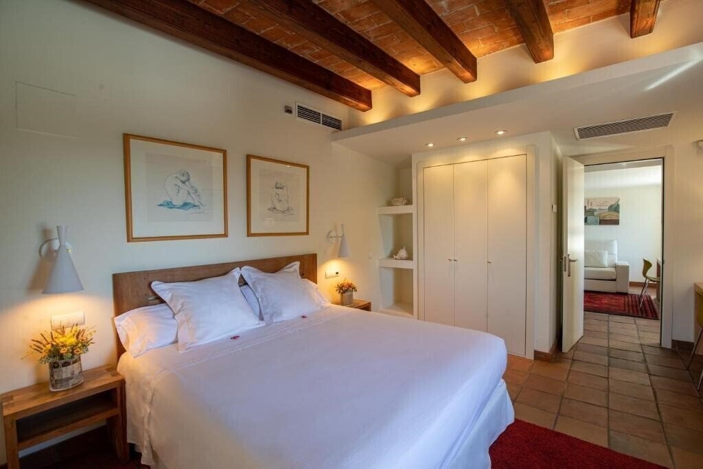 Панорама Rusticae Tancat De Codorniu 4*