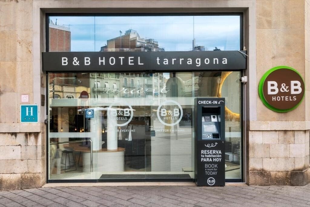 Панорама B&B Hotel Tarragona Centro Urbis (ex. Sercotel Urbis Centre) 3*