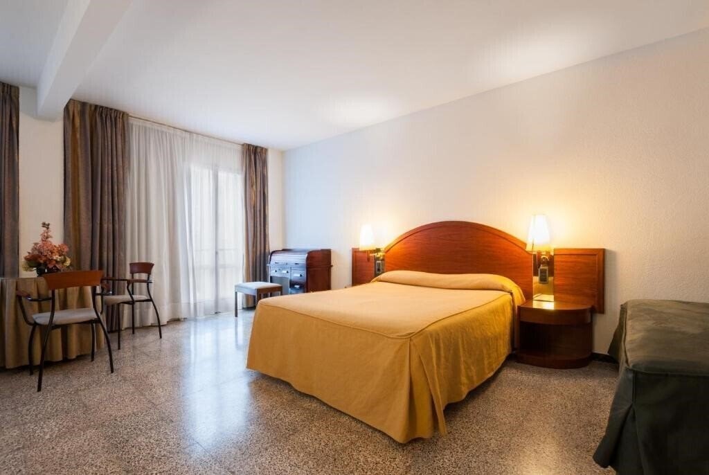 Фотография Hotel Gaudi Reus 3*