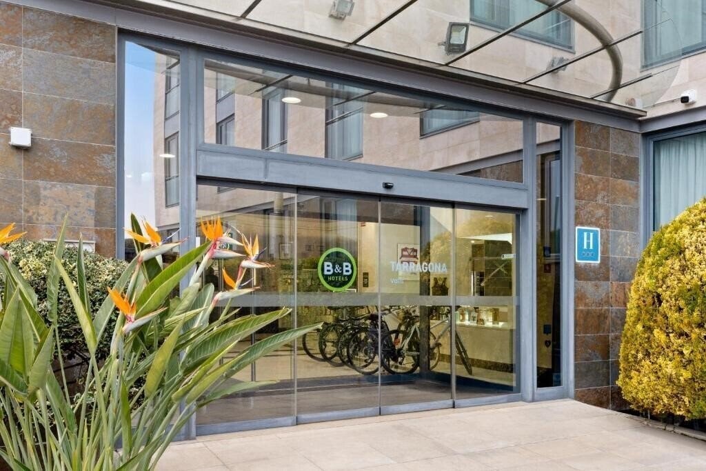 Територія B&B Hotel Tarragona Valls 3*