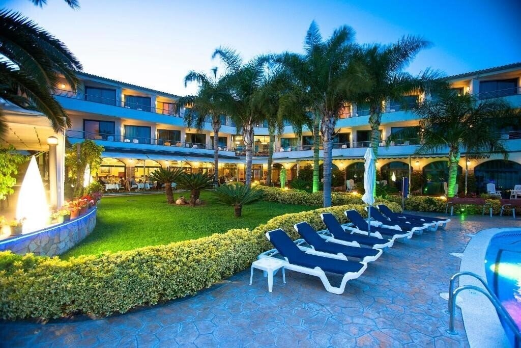 Готель Miami Mar 4*