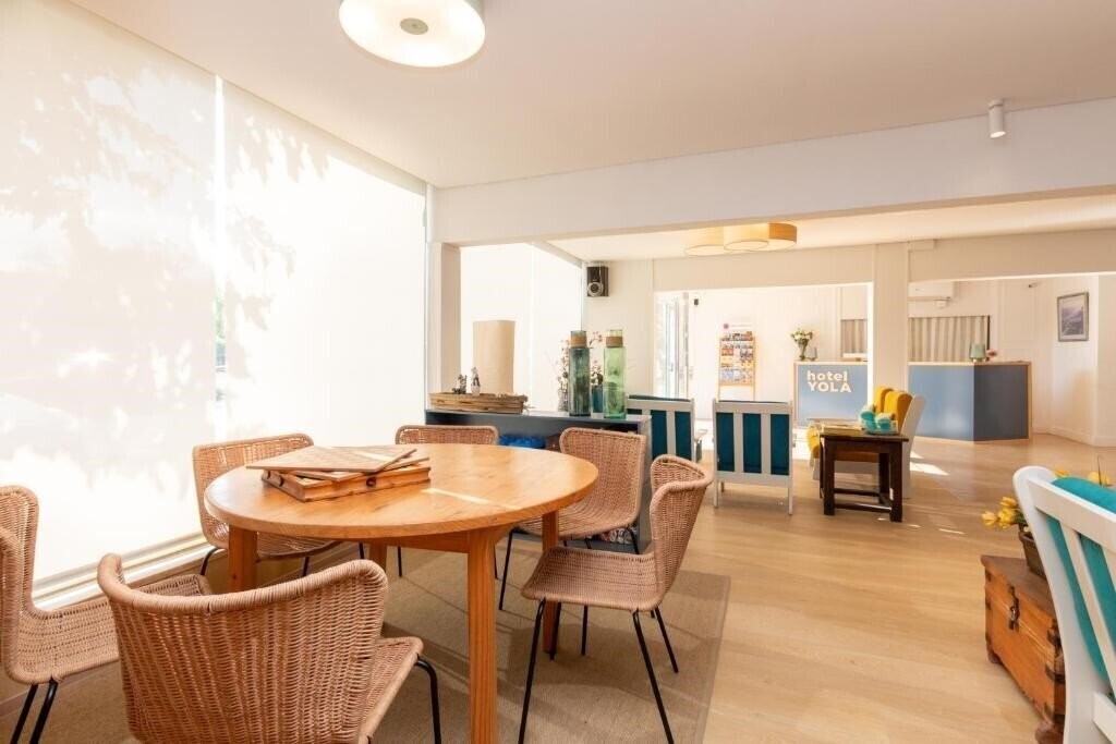 Фотографія Yola 2*