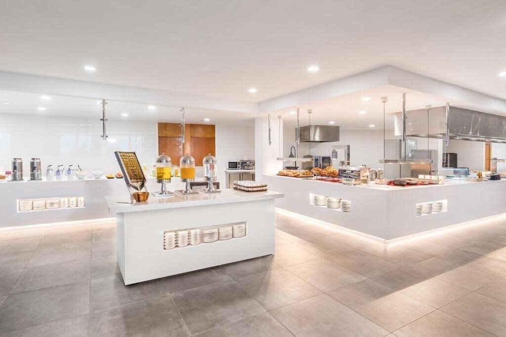 Панорама Barcelo Santiago 4*