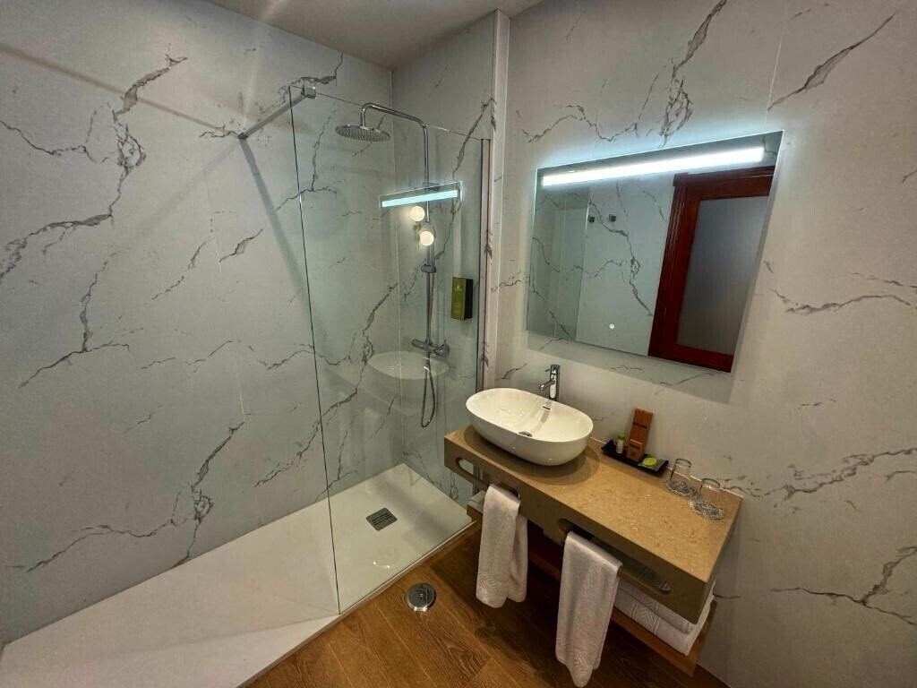 Територія Reveron Plaza 4*