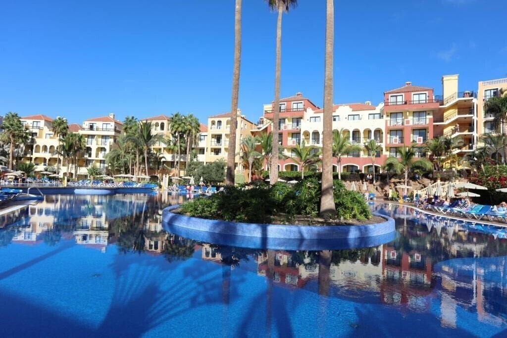 Територія Bahia Principe Sunlight Costa Adeje 4*