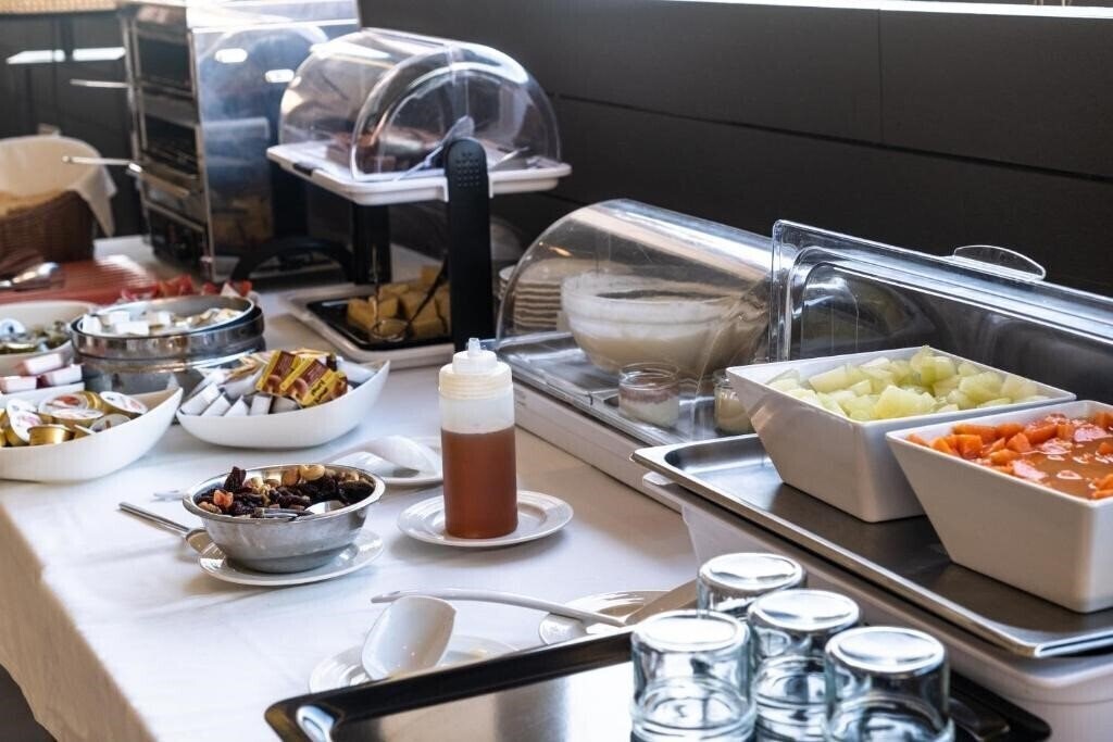 Панорама Hotel Adonis Plaza 3*