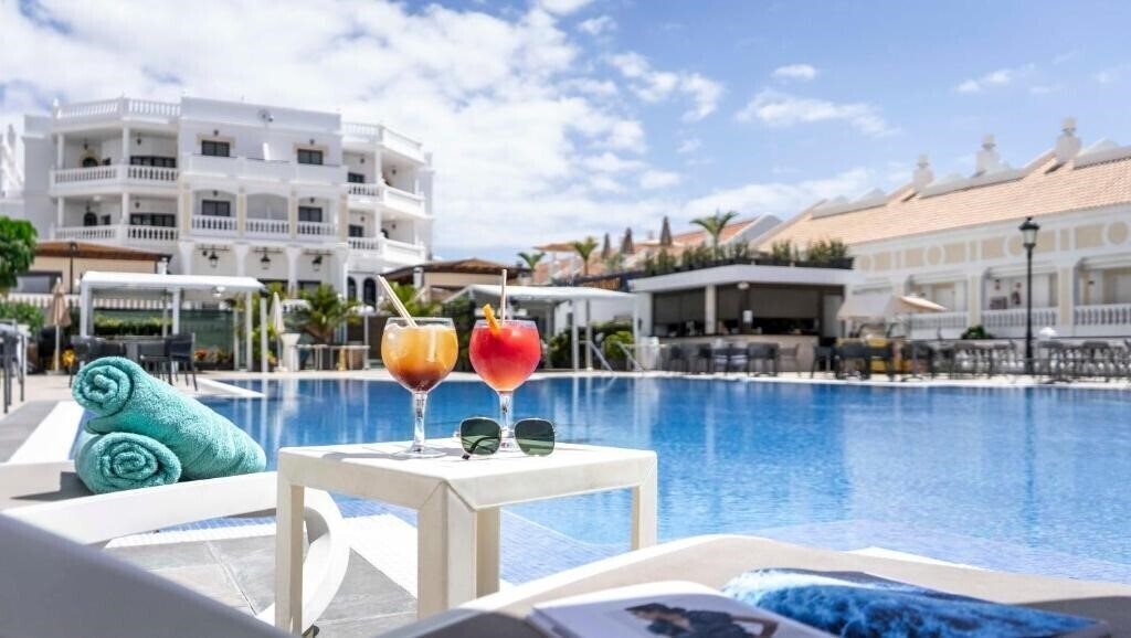 Фото Hotel Hollywood Mirage 4*