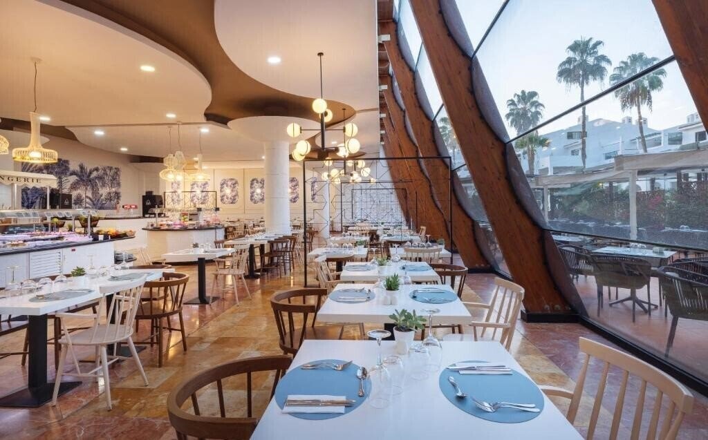 Апартаменти Aluasoul Costa Adeje 4*