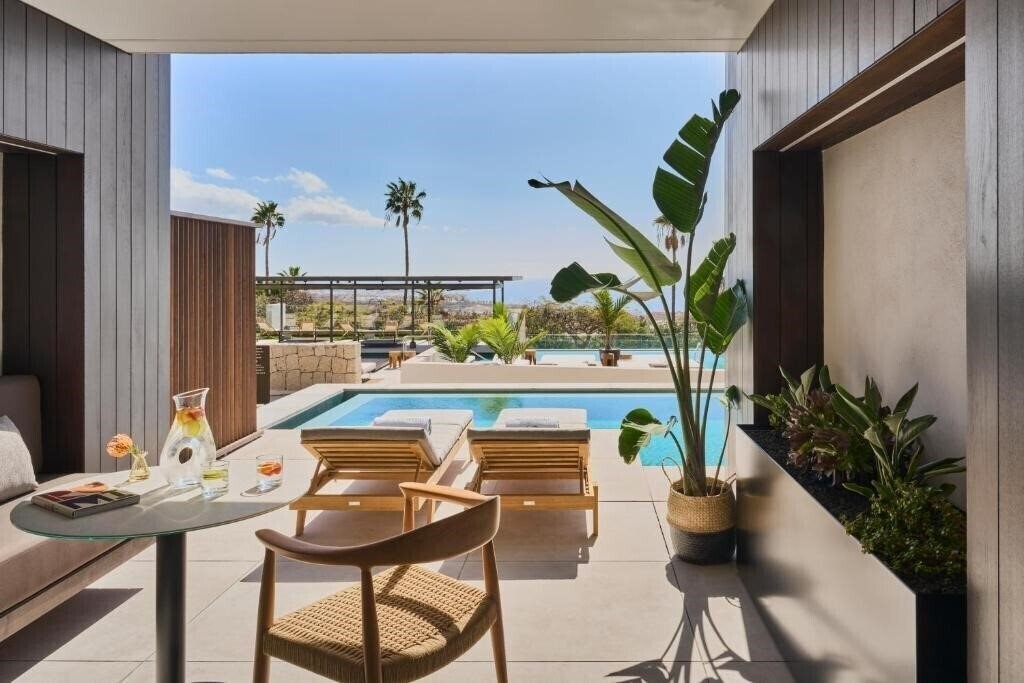 Апартаменты Royal Hideaway Corales Villas 5*