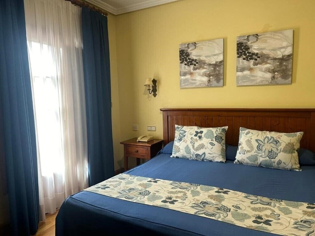 Готель Casona De La Reyna 3*