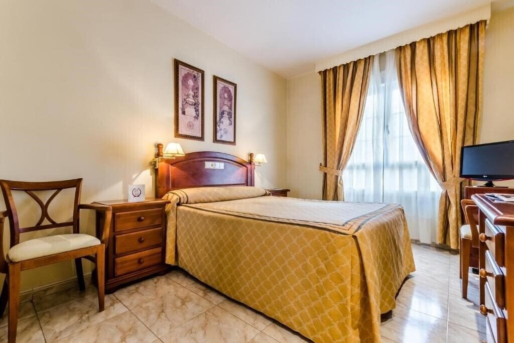 Апартаменти Roma Aurea 3*