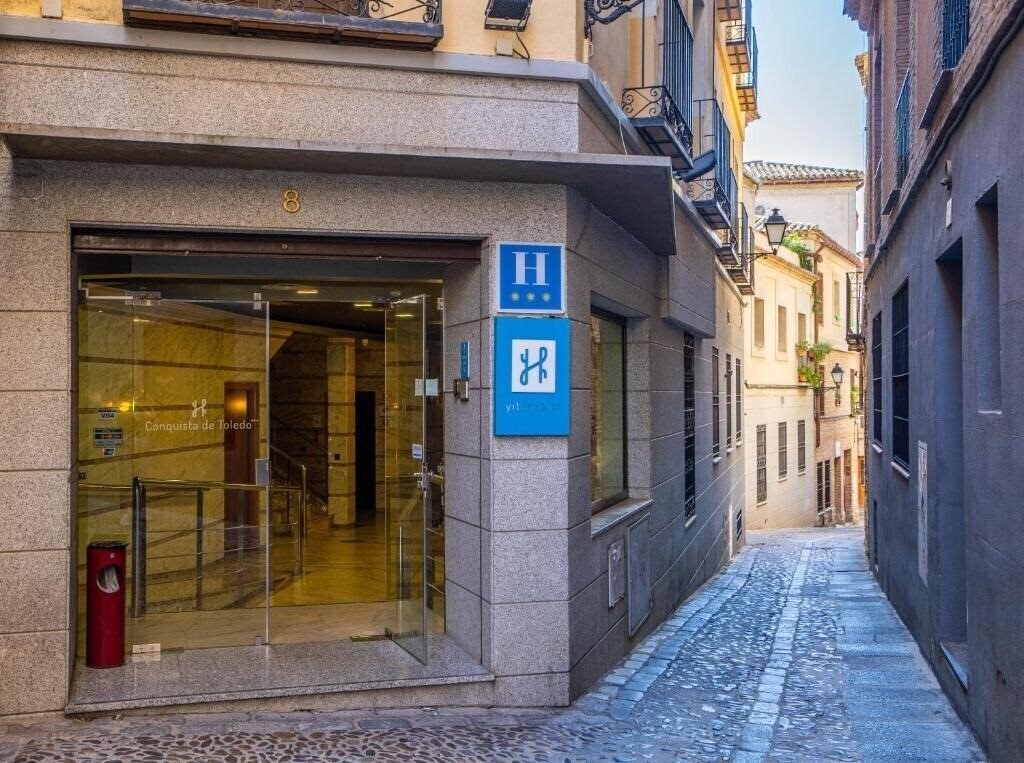 Територія Hotel Conquista De Toledo 3*