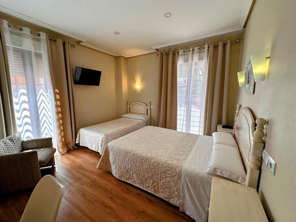 Вид Hostal Toledo 2*