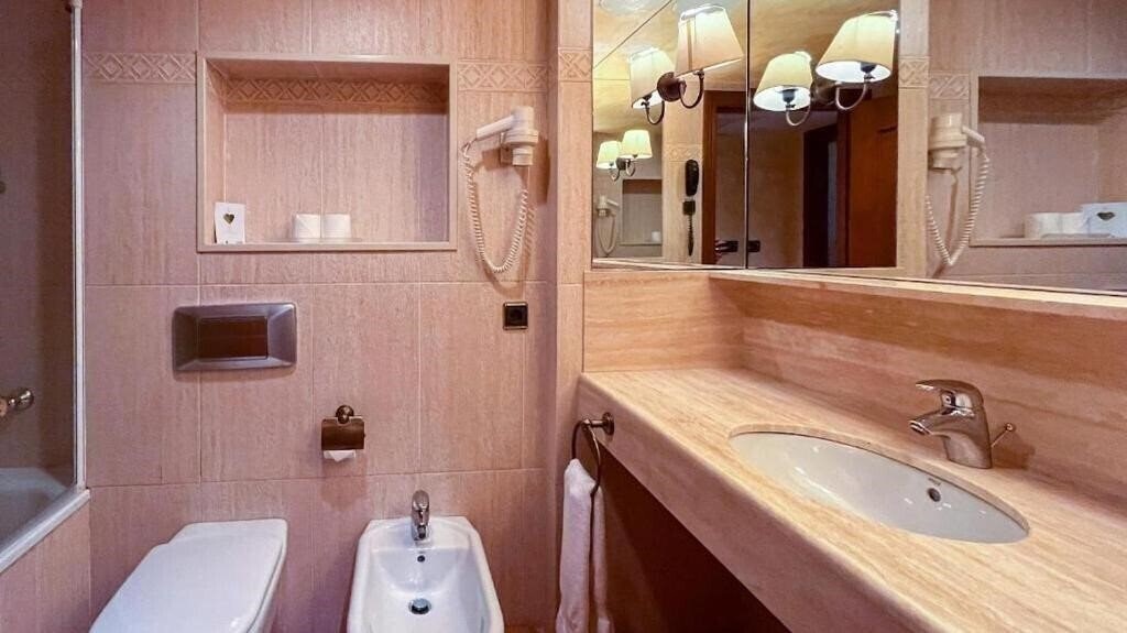 Вид RVHotels Vila de Tossa (ex. Vila de Tossa, Hotel URH Vila Tossa) 4*