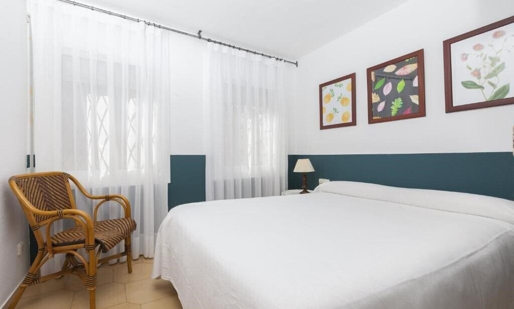 Фото Apartamentos Gales апартаменты