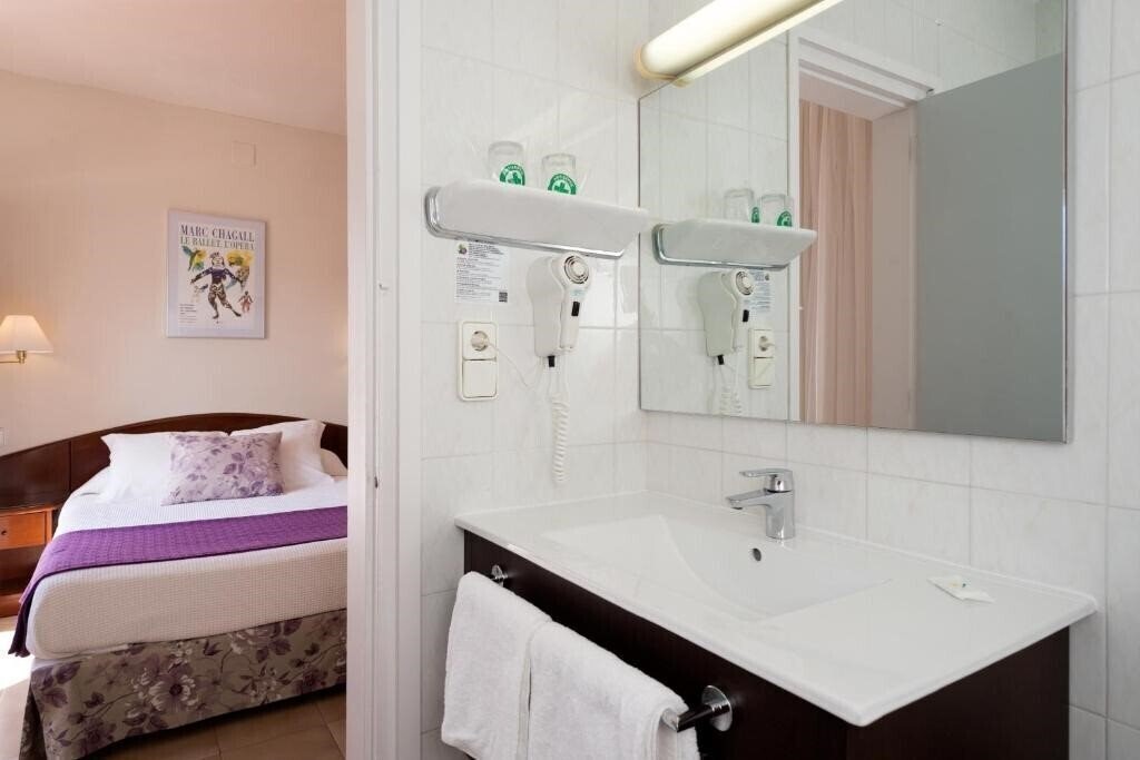 Панорама Avenida 2*