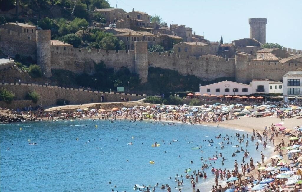 Панорама T Nice Apartment Near Beach Tossa 5*