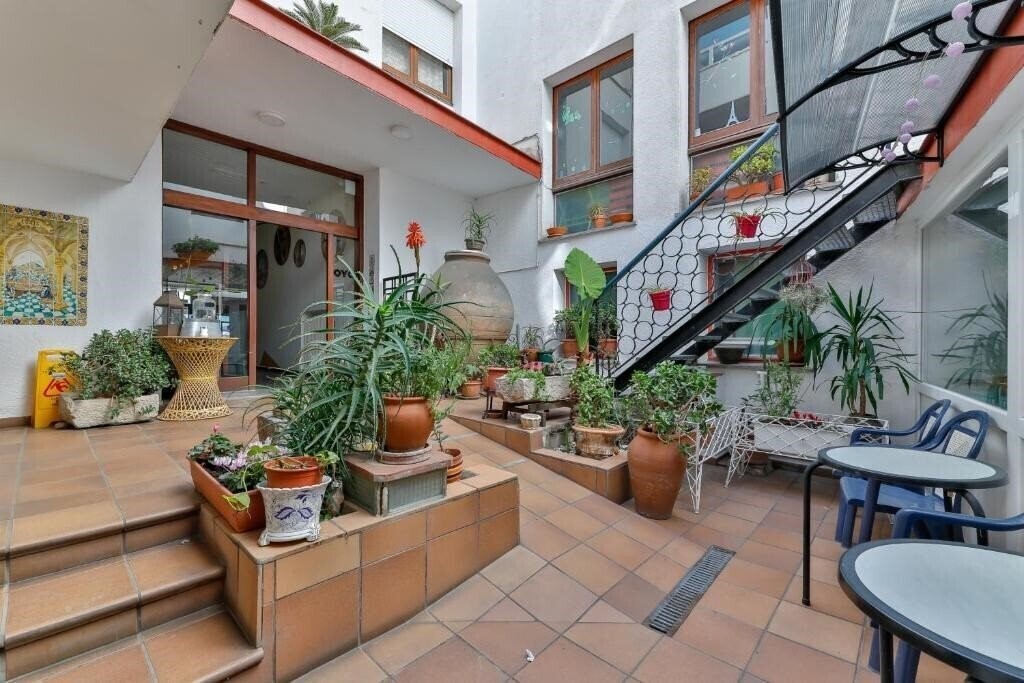 Отель Corisco 3*