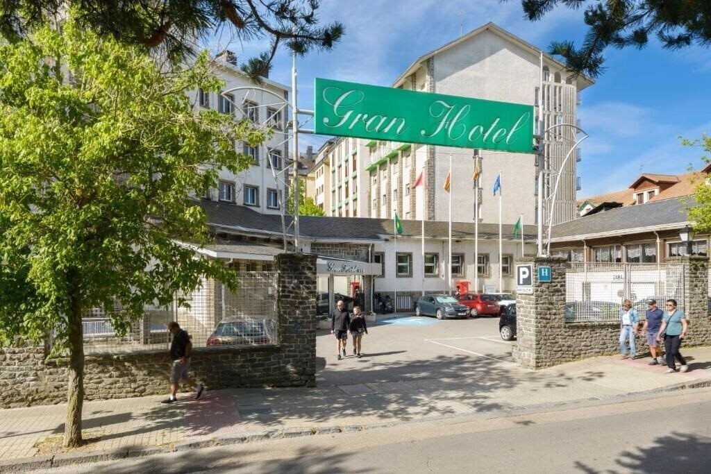 Вид Gran Hotel De Jaca 3*
