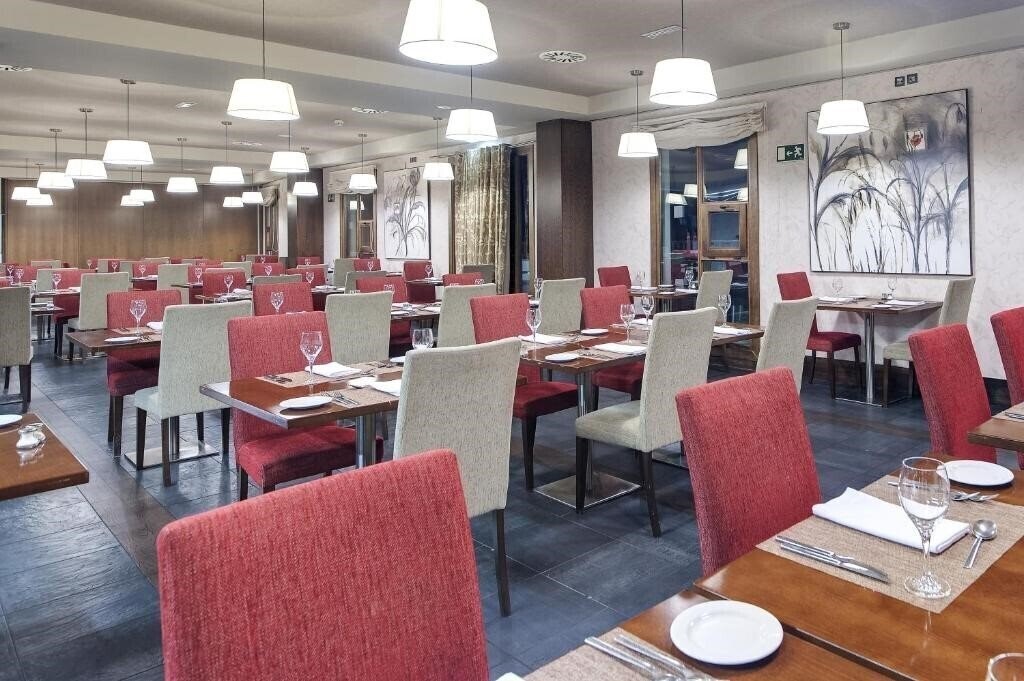 Вид Golf & SPA Real Badaguas Jaca (ex. Barcelo Jaca Golf & SPA, Barcelo Golf Hotel Jaca) 4*