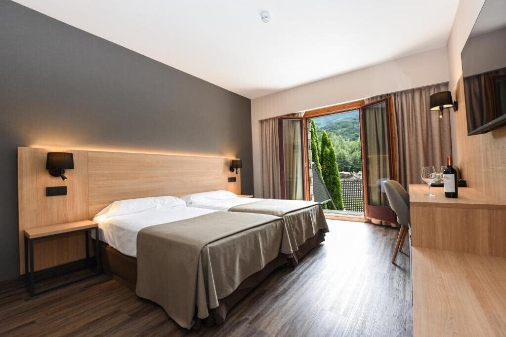 Фото Sommos Hotel Benasque SPA (ex. Gran Hotel Benasque) 3*
