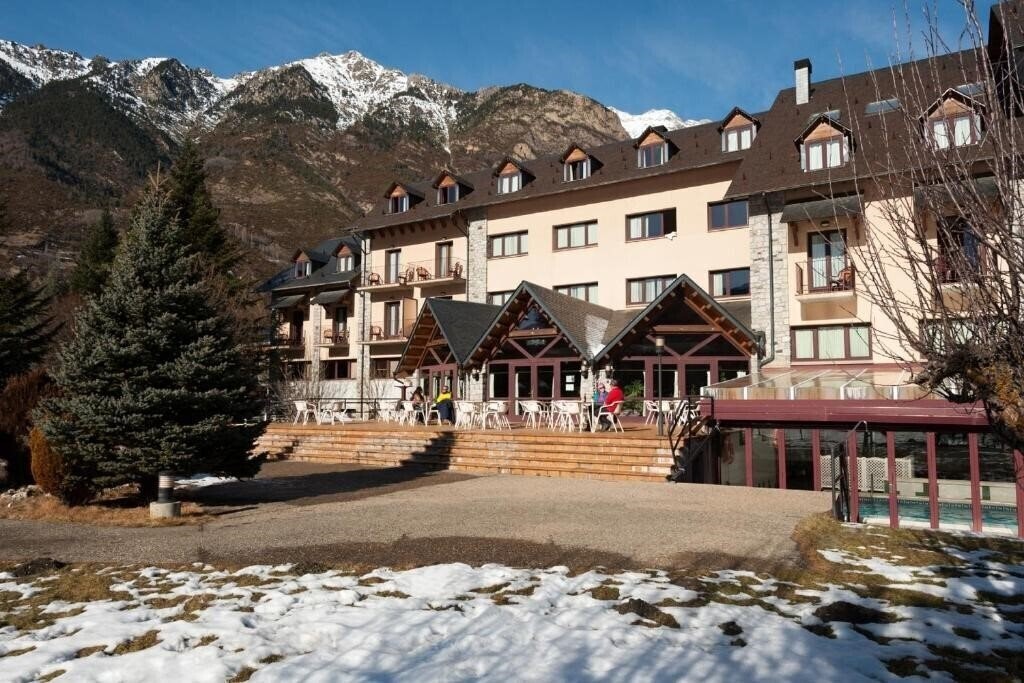 Вид Sommos Hotel Benasque SPA (ex. Gran Hotel Benasque) 3*