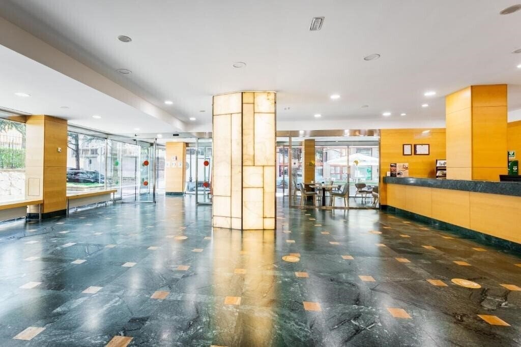 Апартаменты Hotel Oroel & SPA (ex. Hotel Oroel) 4*