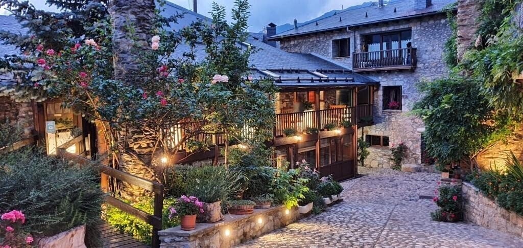 Панорама Hotel Casa Cornel 3*