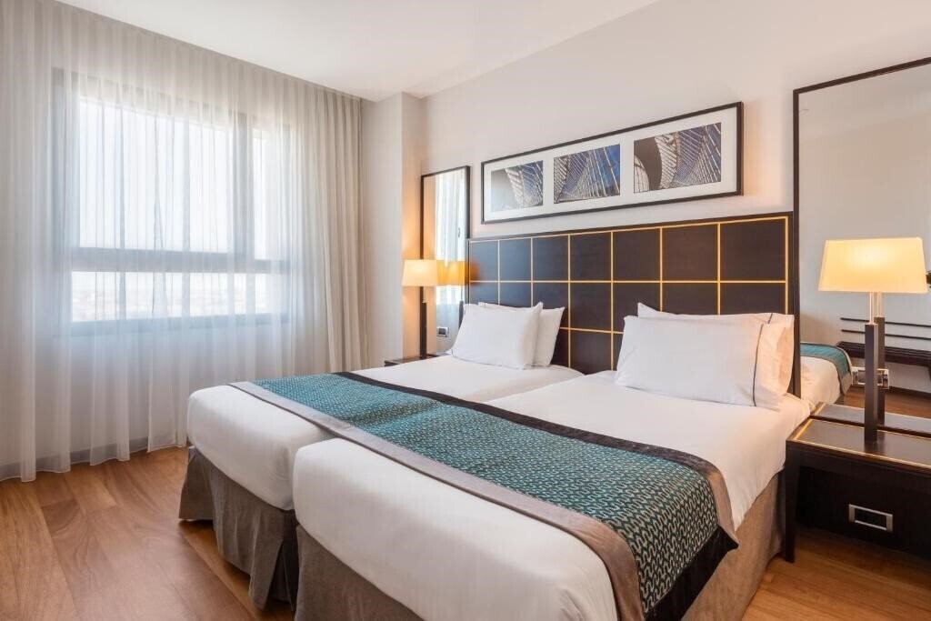 Панорама Eurostars Gran Valencia 4*