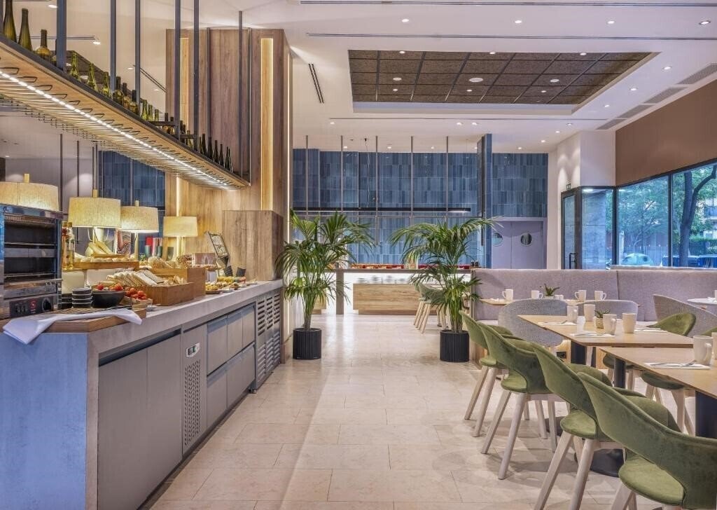 Картинка Tryp Valencia Oceanic 4*