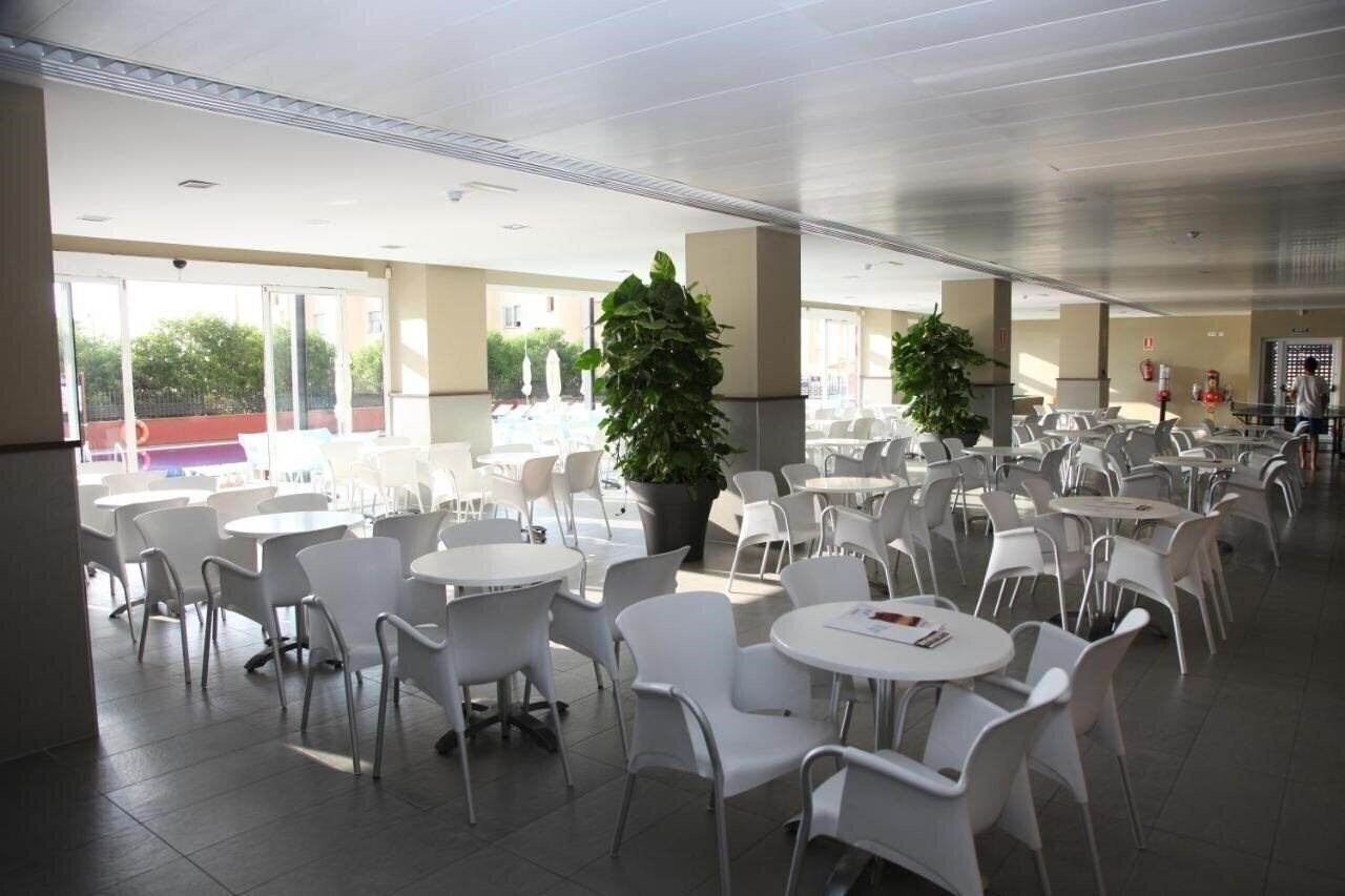 Территория Aparthotel Acuazul & SPA 4*