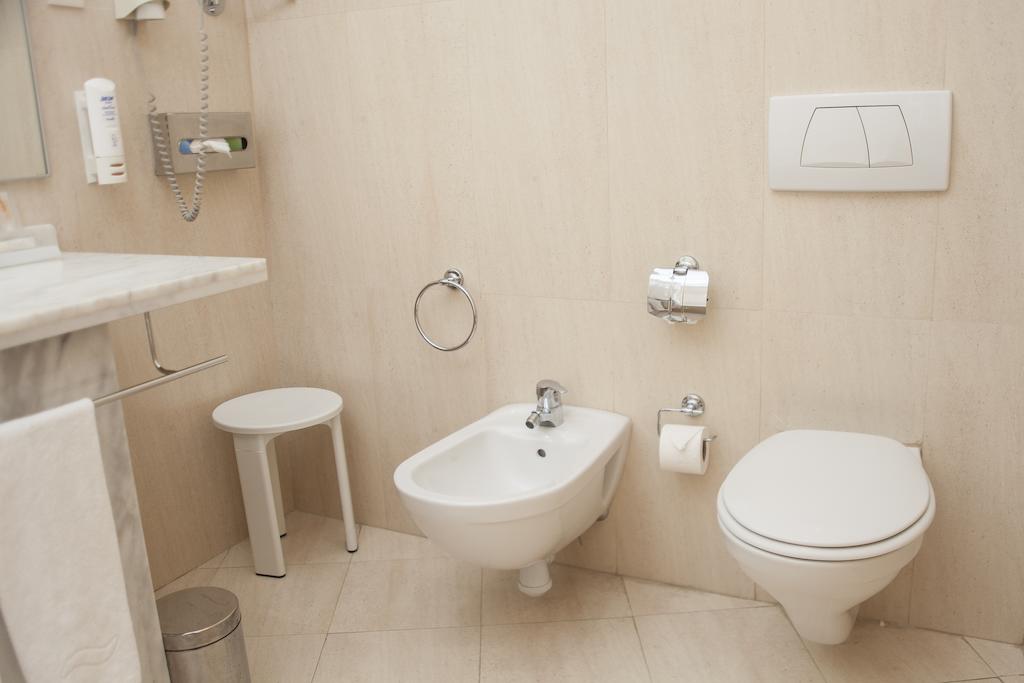 Апартаменты Alameda Plaza 4*