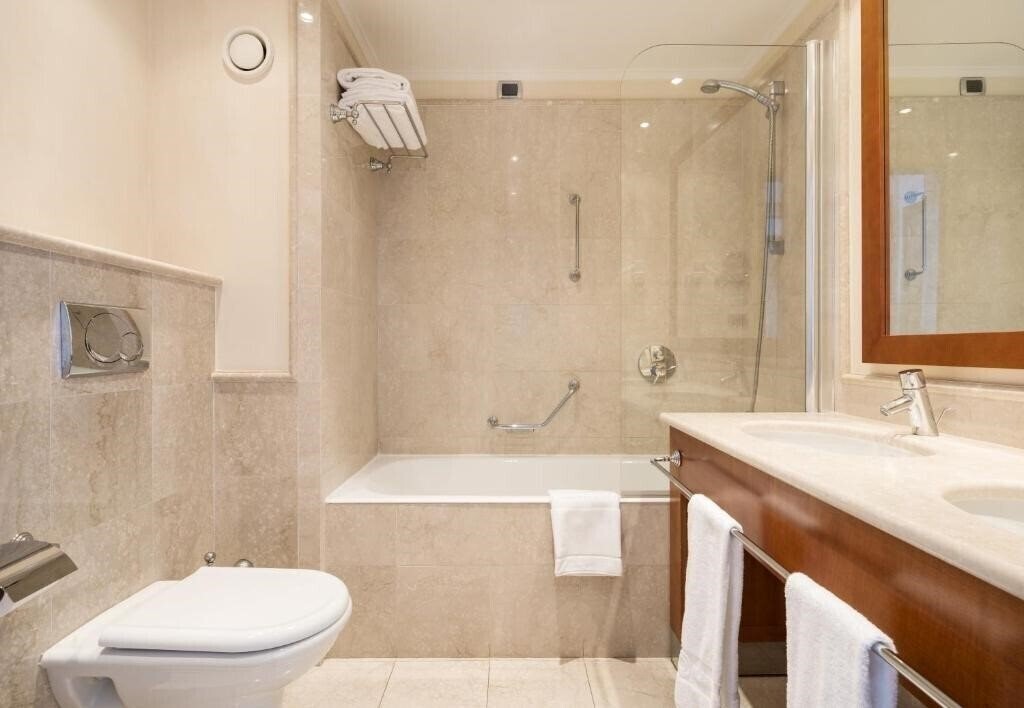 Апартаменты Ilunion Aqua 4*