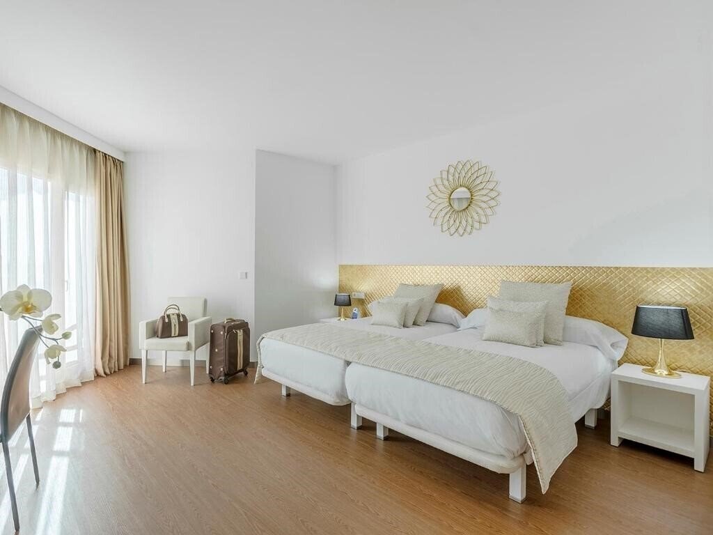 Апартаменты Oliva Nova Beach & Golf Resort 5*