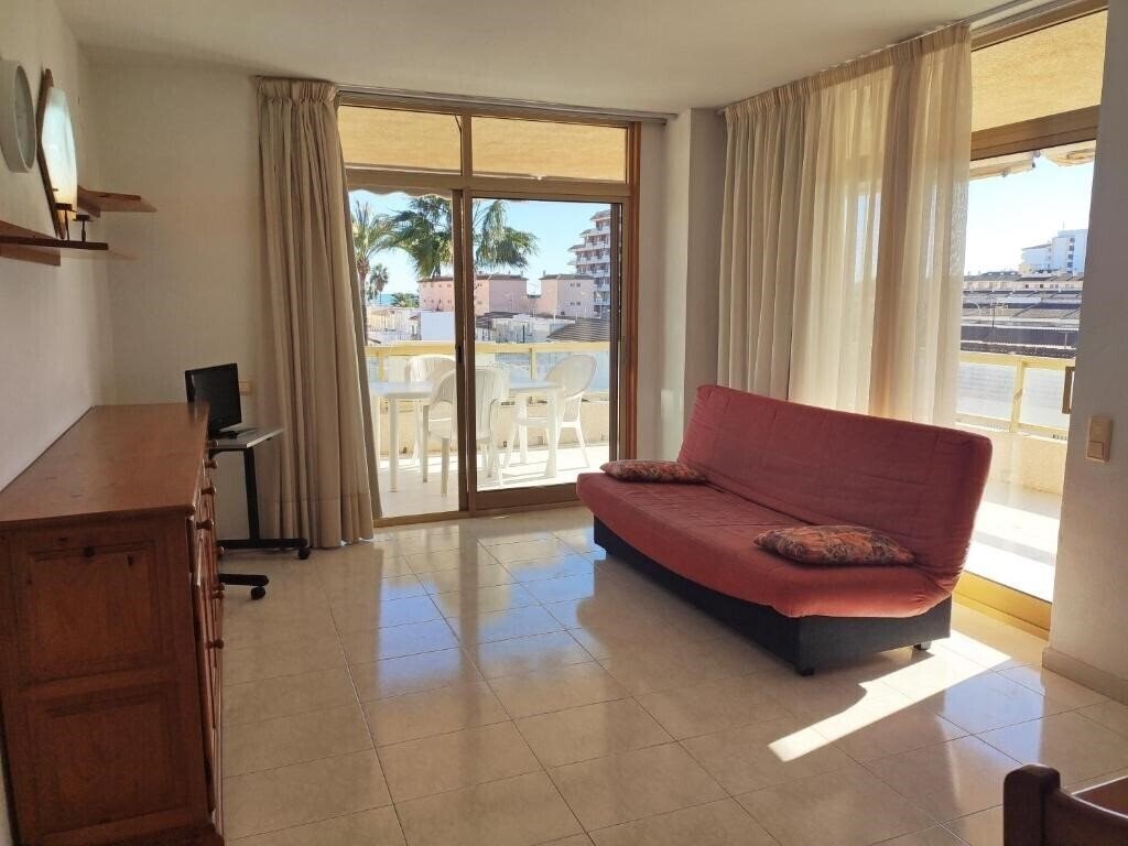 Вид Apartamentos Mediterraneo 3000 Peniscola 2*