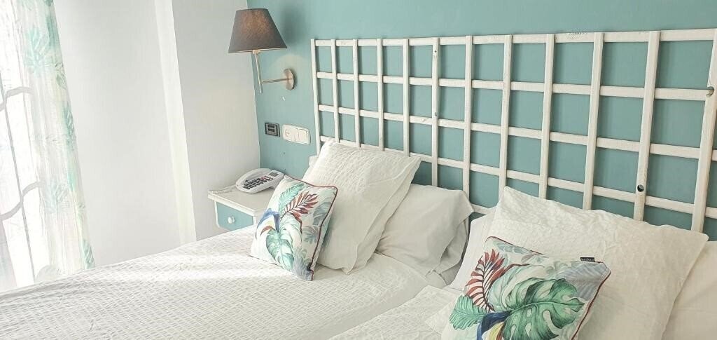 Панорама Hugo Beach Hotel 2*