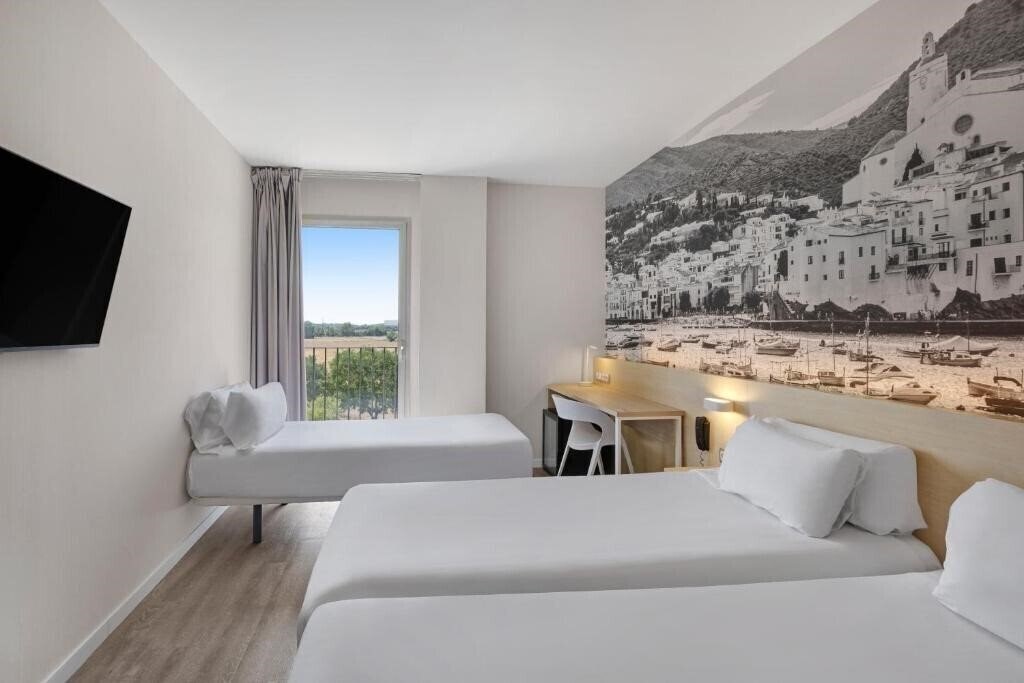 Апартаменты B&B Hotel Girona 3 (ex. Holiday Inn Express Girona) 3*