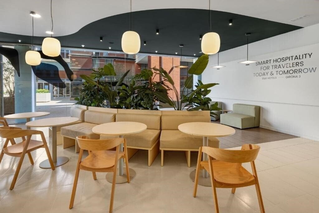 Панорама B&B Hotel Girona 3 (ex. Holiday Inn Express Girona) 3*