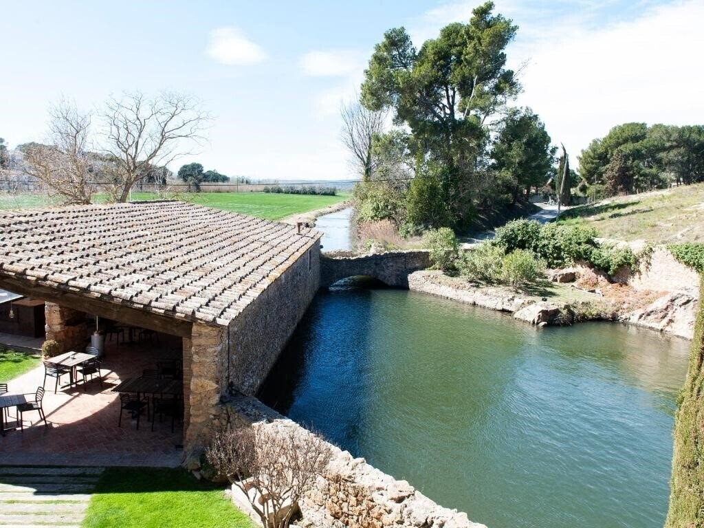 Территория Moli de l'Escala Restaurant 4*