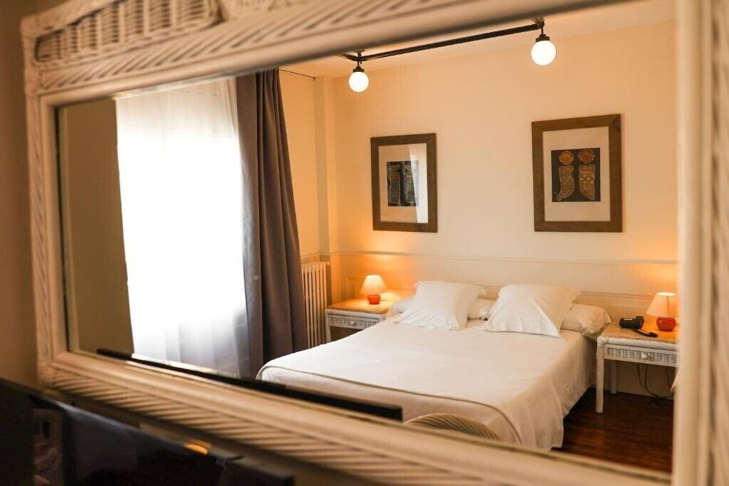 Панорама Hotel Restaurant Vostra Llar 3*