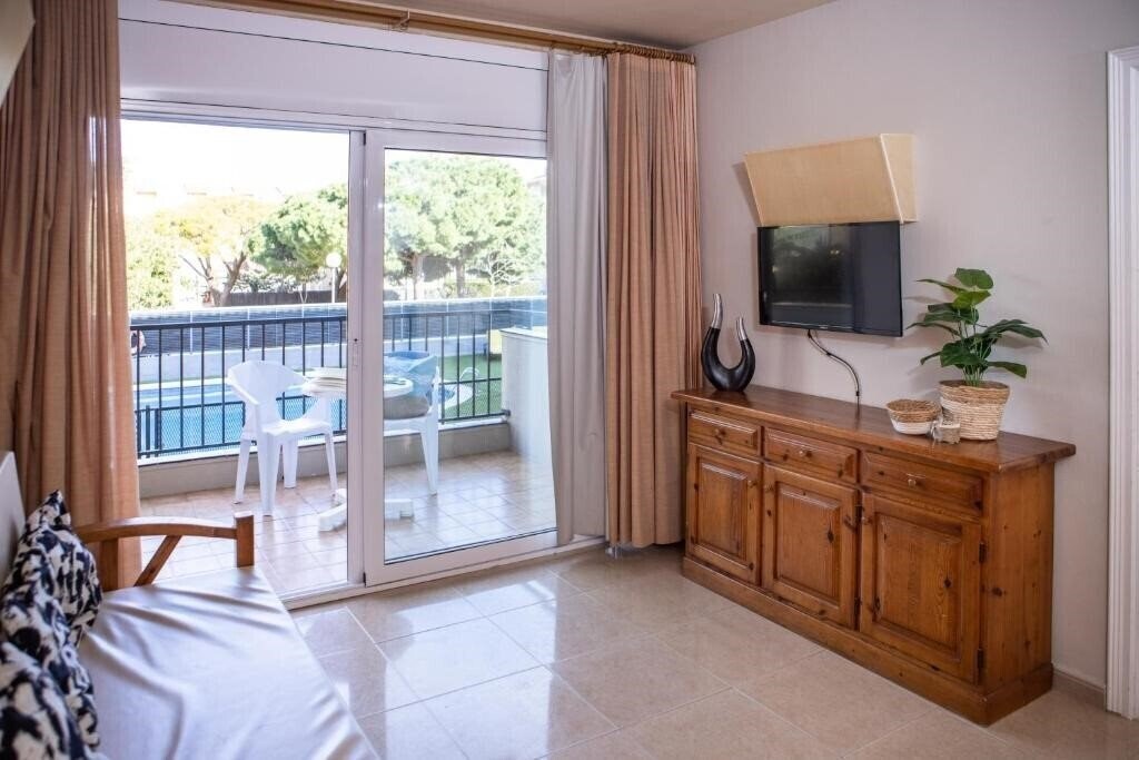 Панорама Rv Hotels Tropic Apart 3*