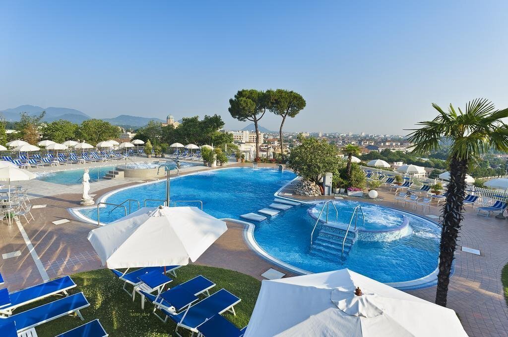 Готель Augustus & Lido Hotel 1*