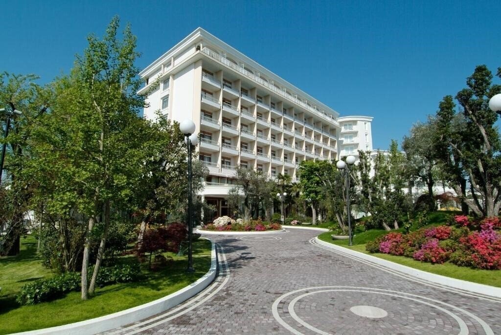 Вид La Residence & Idrokinesis Hotel 4*