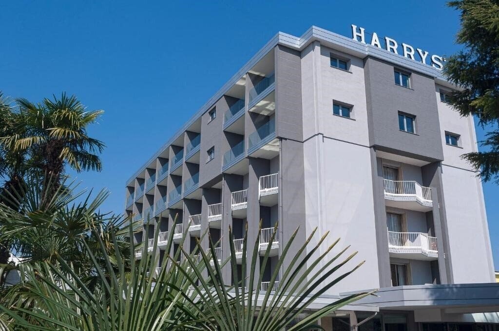 Апартаменти Harrys Garden 4*