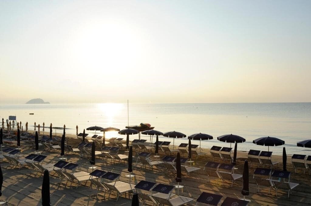 Апартаменти Grand Hotel Mediterranee 4*